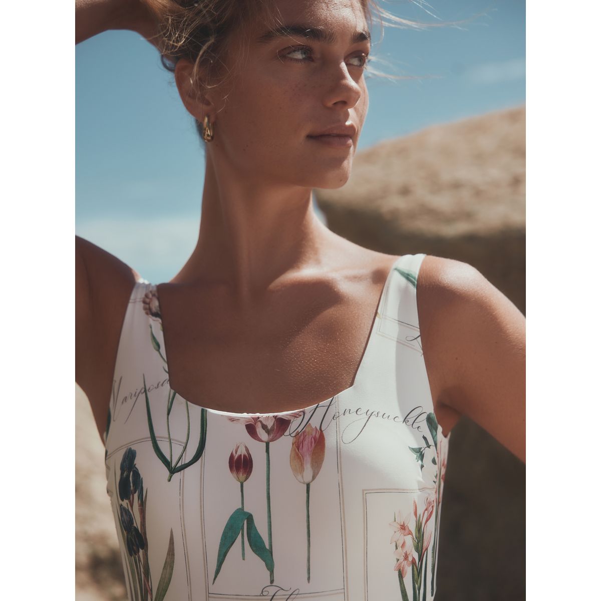 Maillot de bain à encolure carrée dégagée imprimé fleuri blanc, NEXT