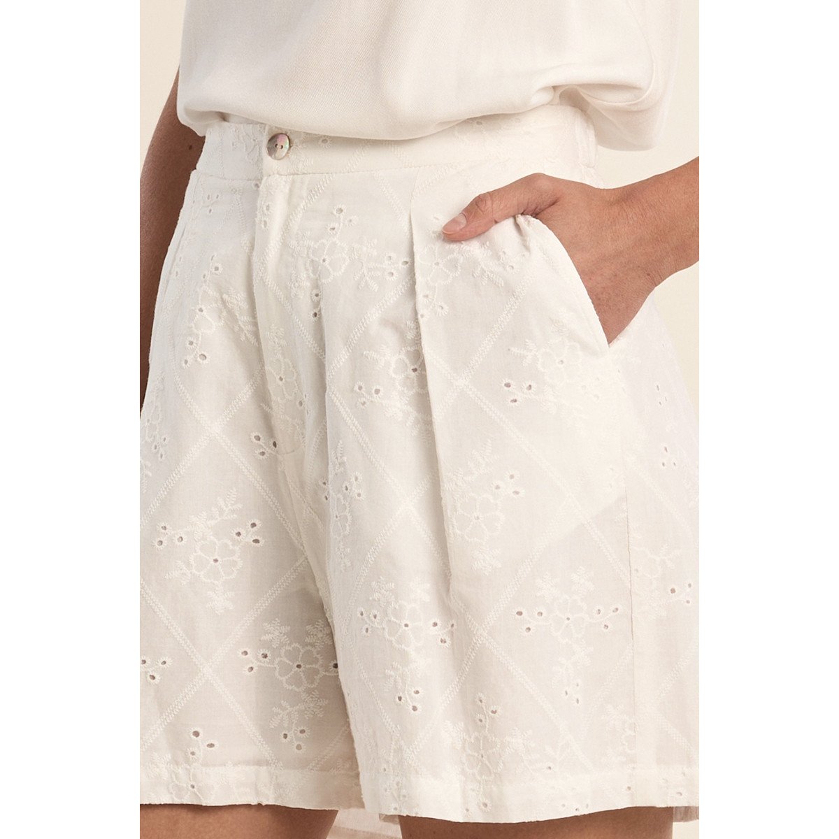 Short en coton, broderies anglaises offwhite, MOLLY BRACKEN