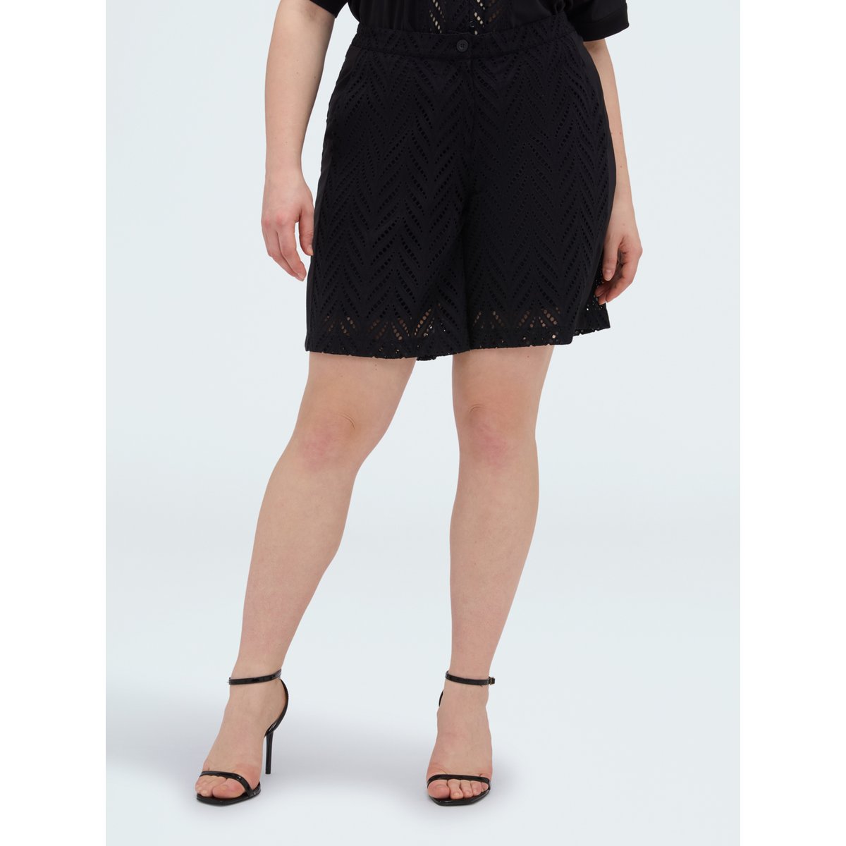 Short en broderie anglaise ajourée. noir, FIORELLA RUBINO