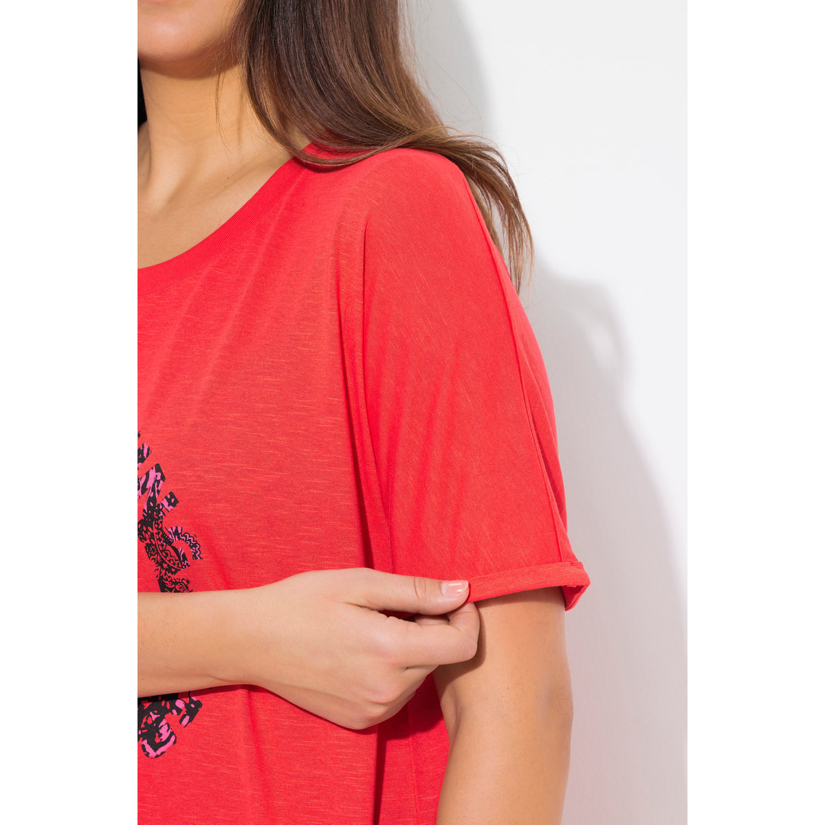 T-shirt oversize. Col rond et manches rouge clair, ULLA POPKEN