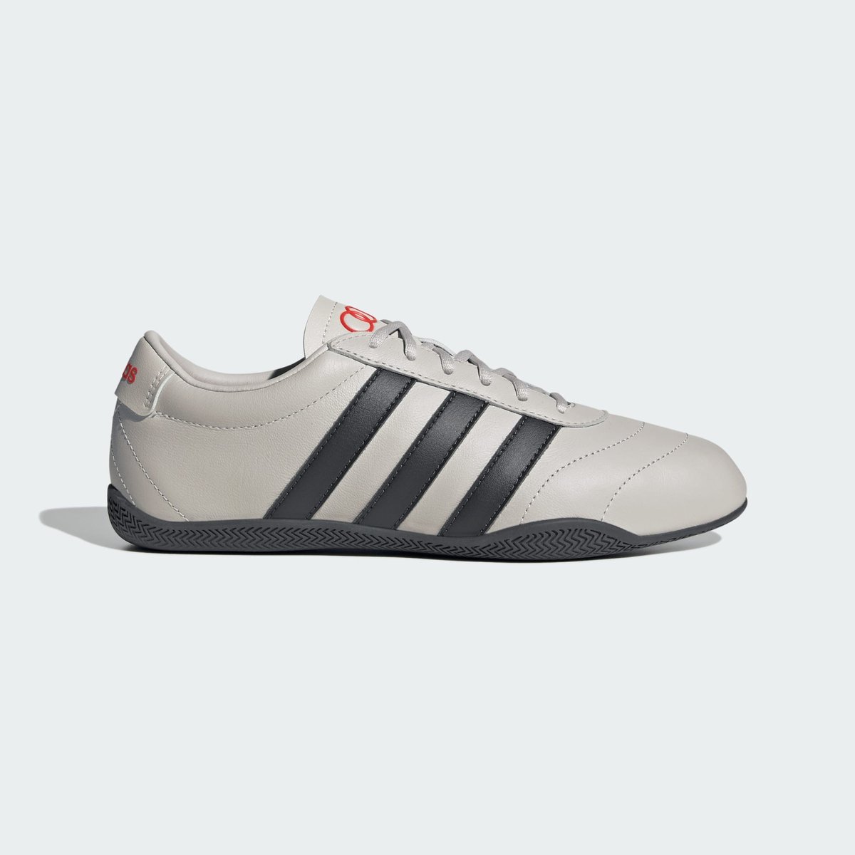 Chaussure Grand Court Lo Audi Revolut F1 Team Chaussure Grand Court Lo Audi Revolut F1 Team chalk pearl / utility black / hi-res red, ADIDAS SPORTSWEAR