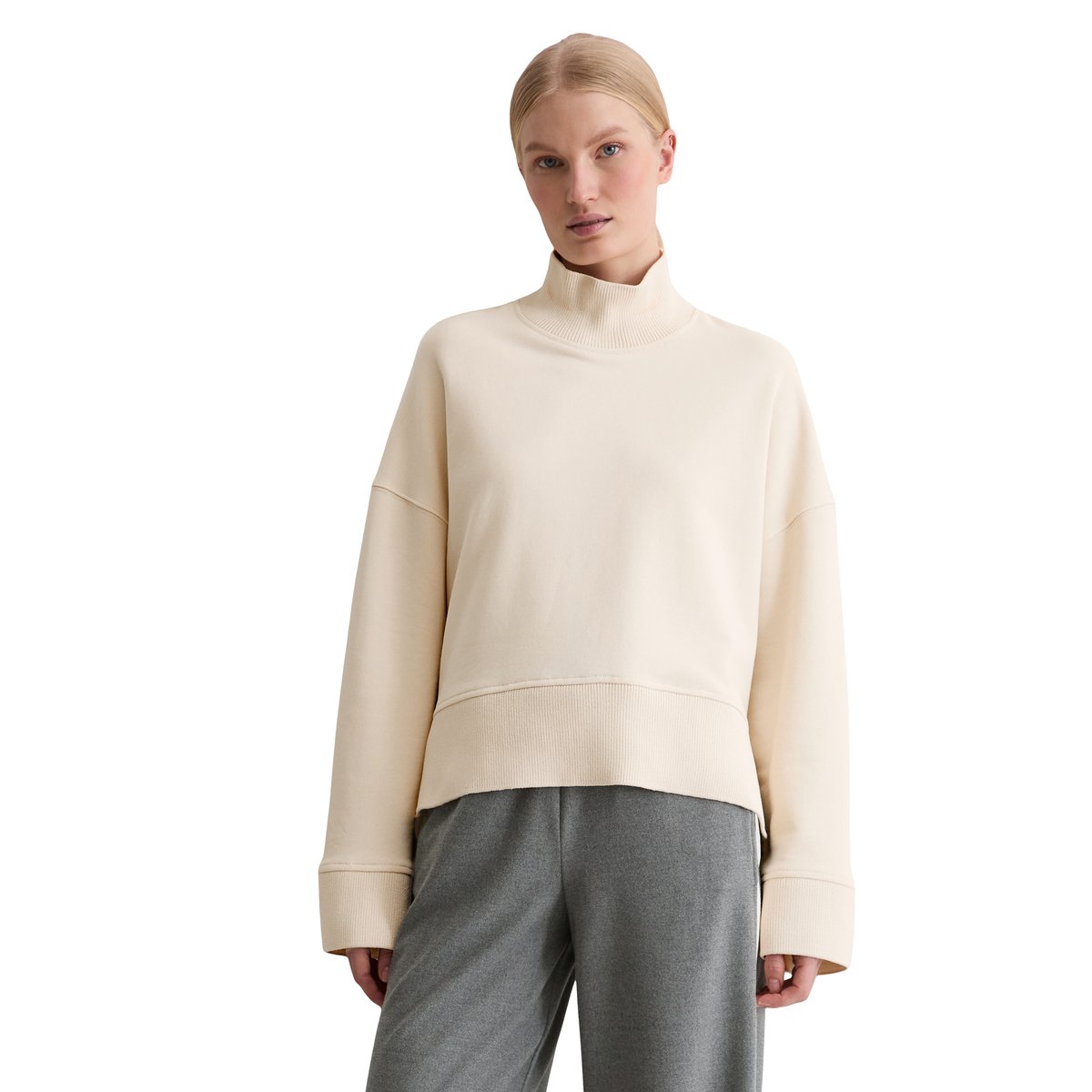 Sweat-shirt relaxed avec large ceinture en tricot côtelé blanc naturel, MARC O'POLO