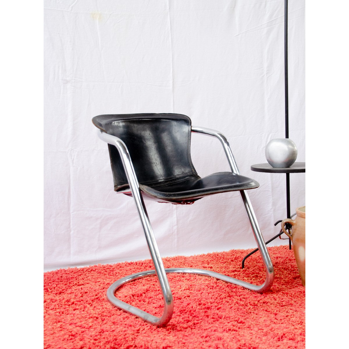 Fauteuil en cuir épais noir Jakob N°1437 - Bon état noir, DEBONGOUT
