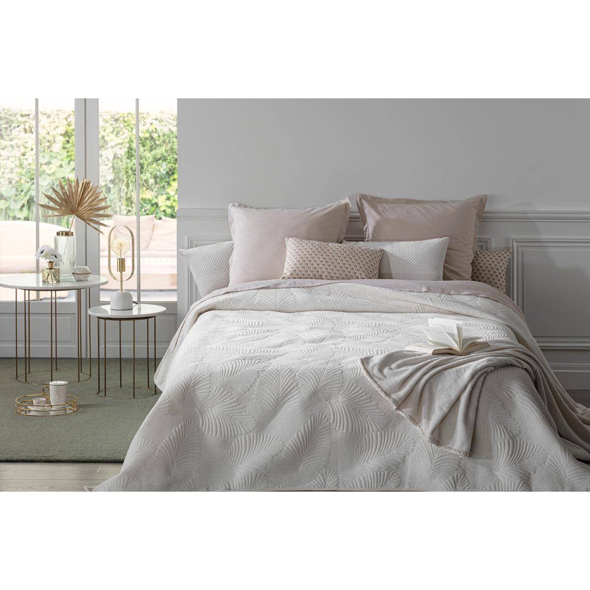 Dessus de lit matelassé en velours FEUILLE ivoire, ATMOSPHERA