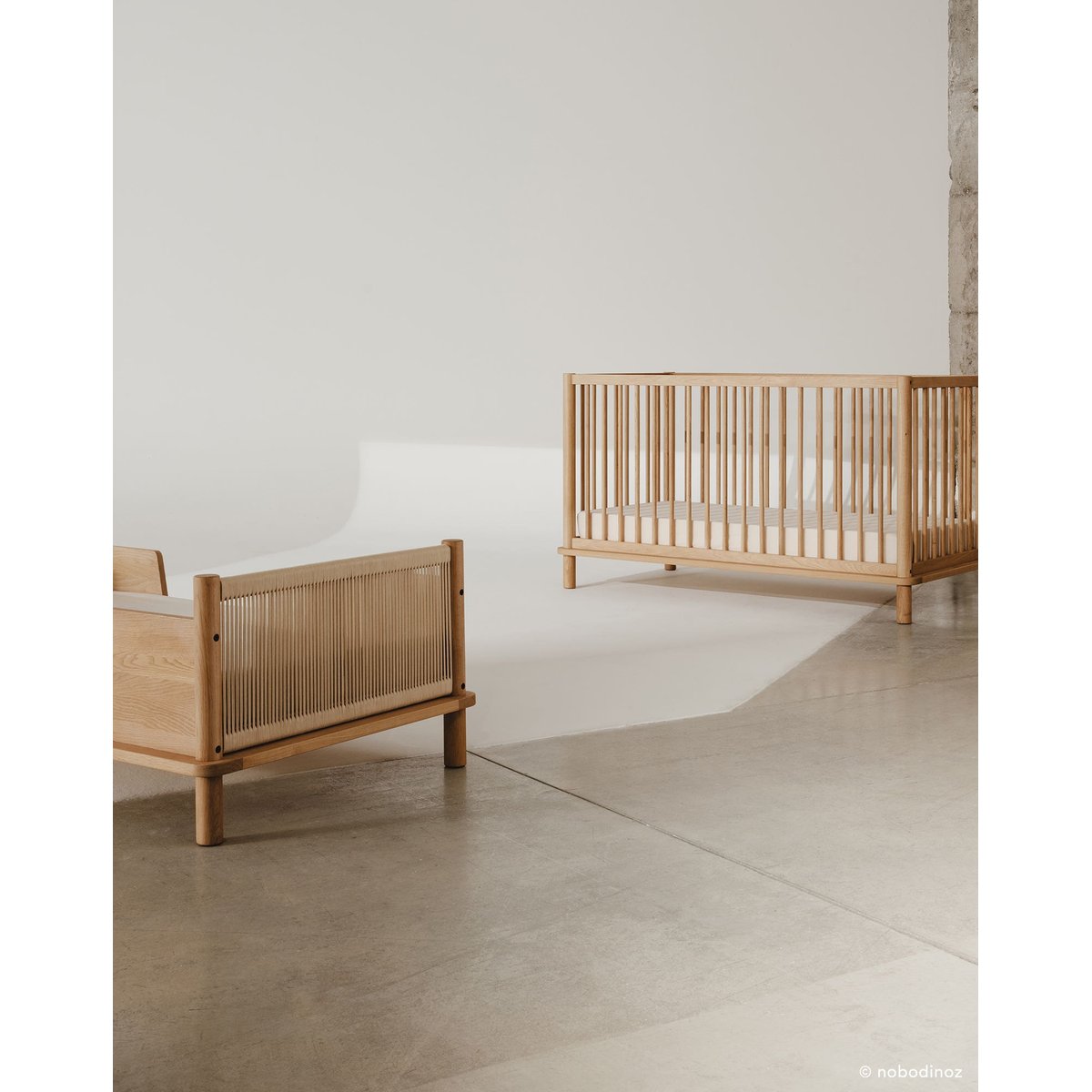 Lit bébé évolutif en bois de chêne massif LATITUDE bois clair, NOBODINOZ
