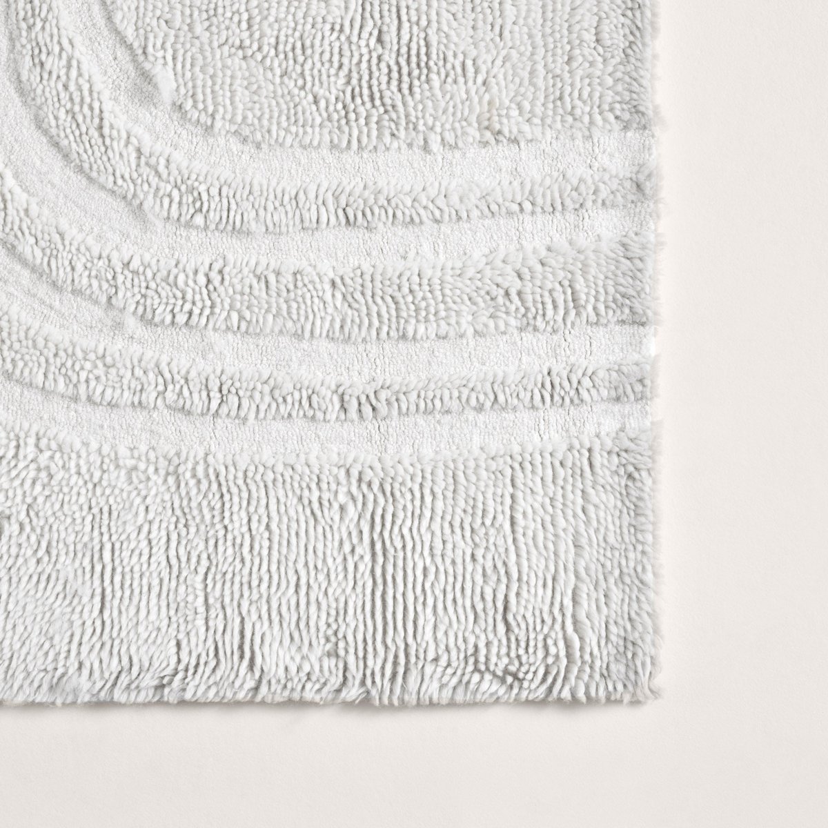 Tapis De Sol en Laine texturée à l'aspect peau de mouton ARCHIBALD ivoire, MADURA