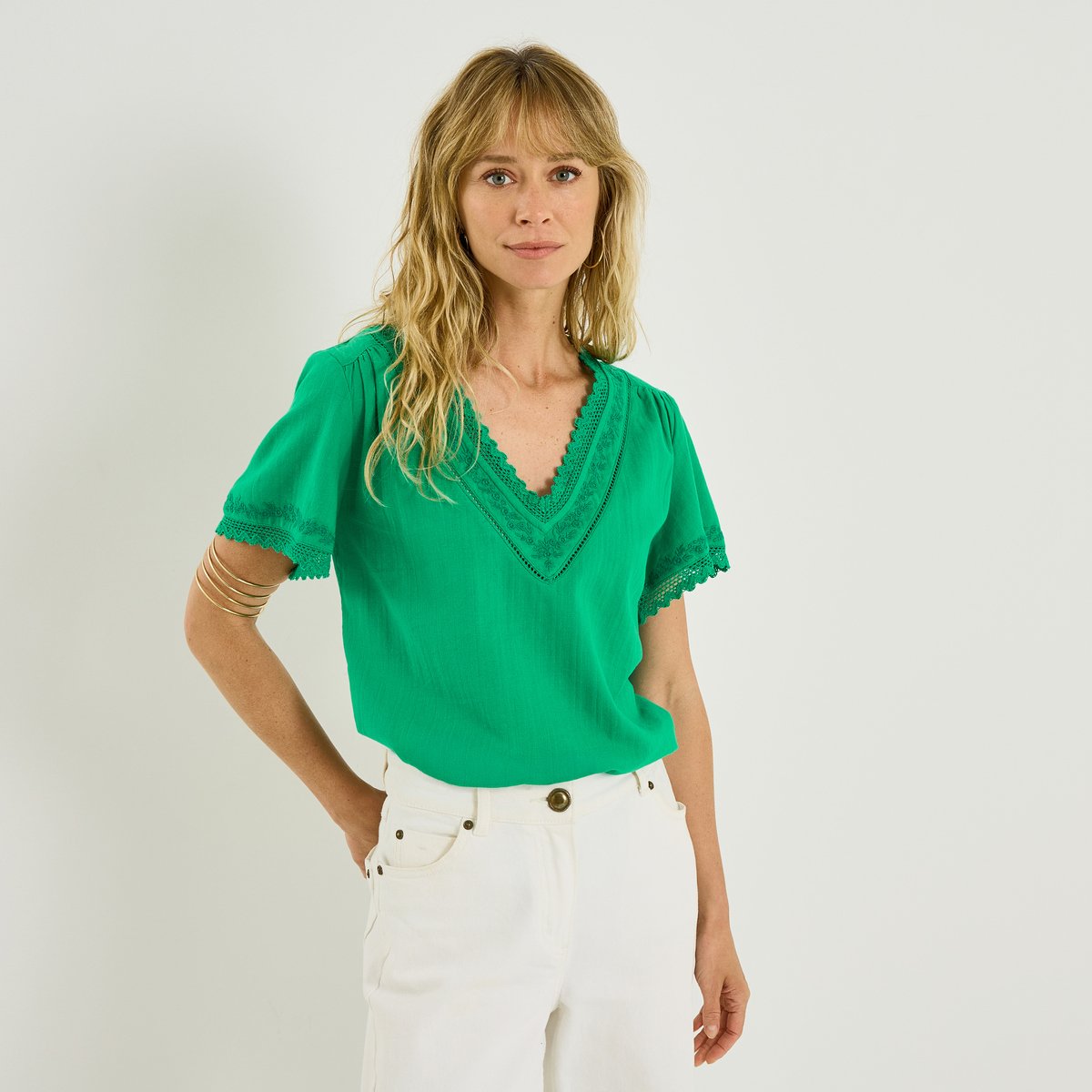 Blouse col V détails ajourés vert, GRAIN DE MALICE