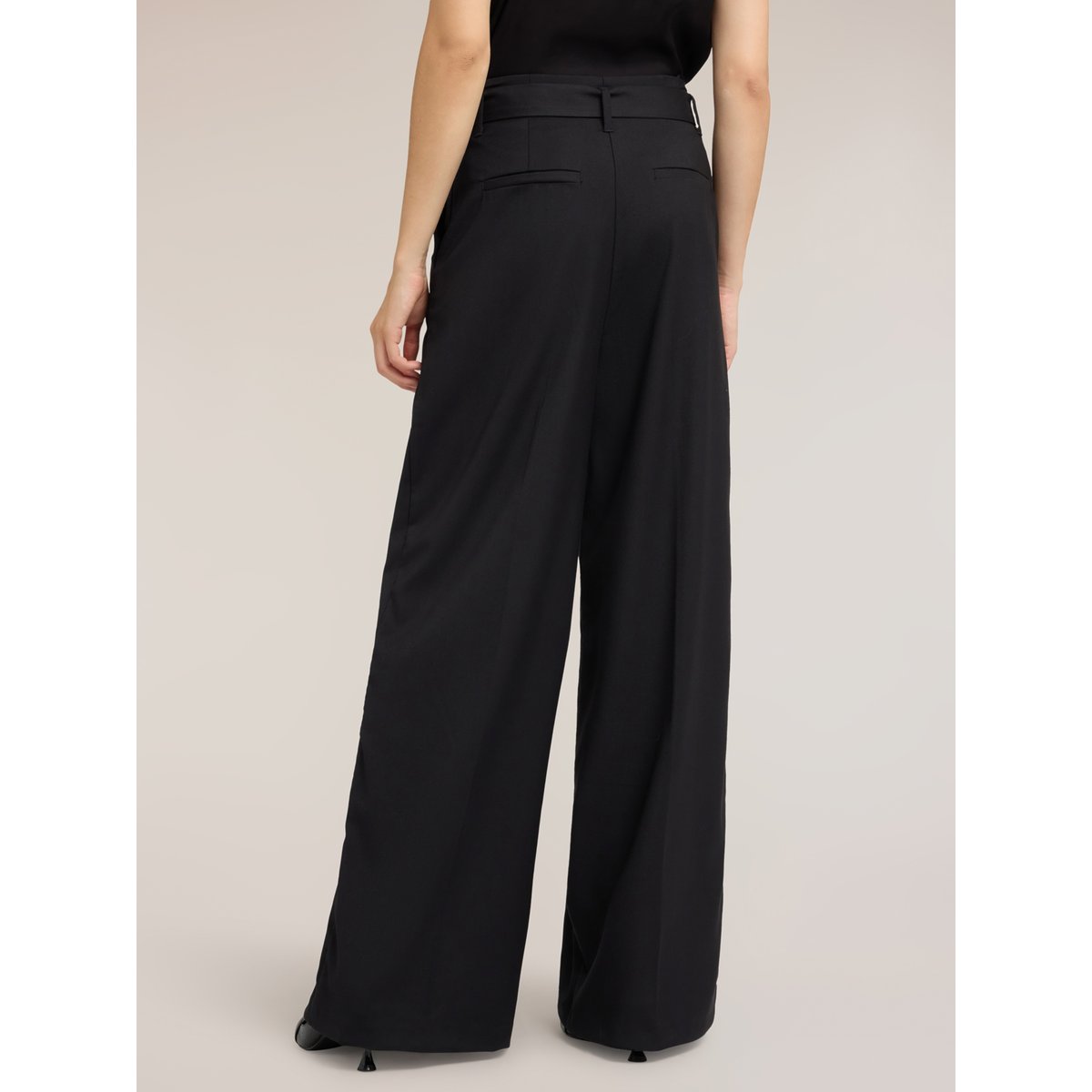 Pantalon palazzo avec ceinture noir, MOTIVI