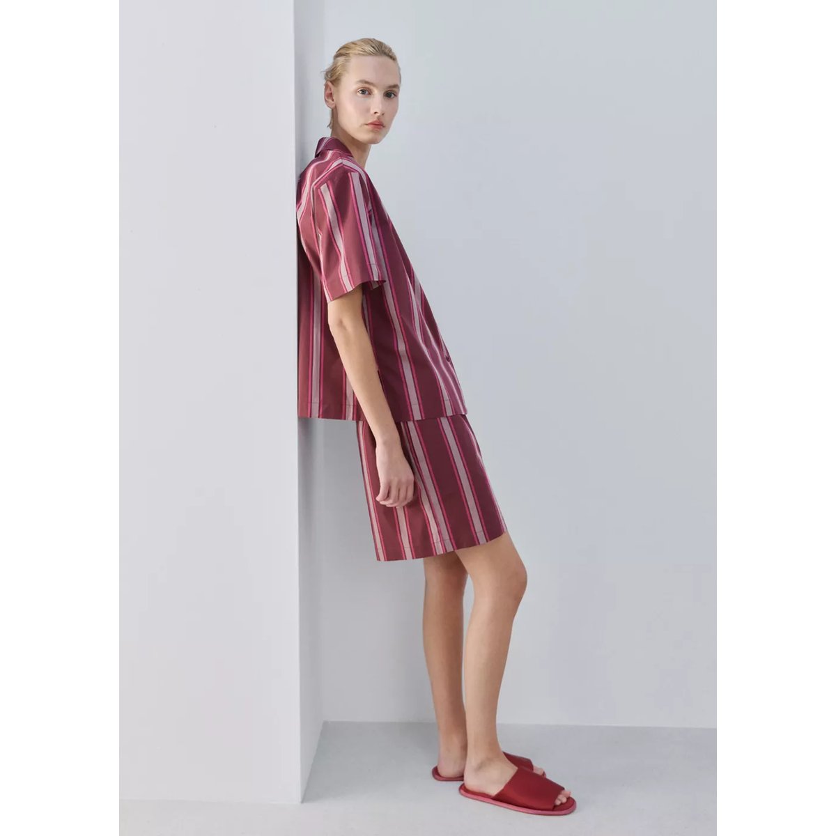 Chemise de pyjama à manches courtes motifs rayés fuchsia, MANGO