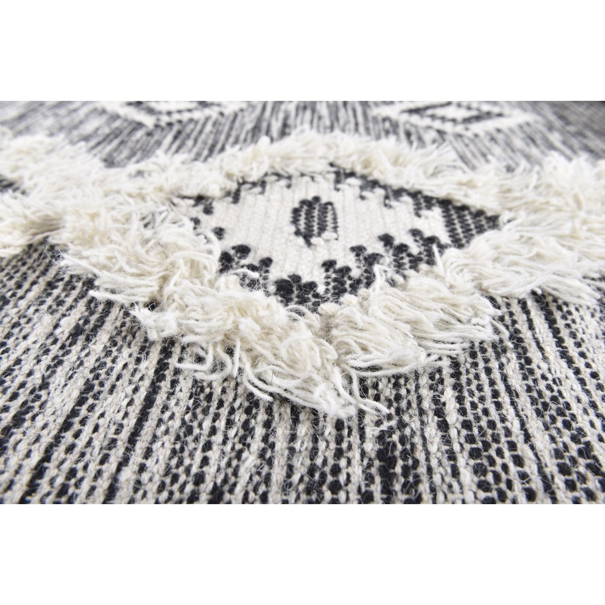 Tapis salon Mora style bohème, tissé main noir et blanc, THEKO