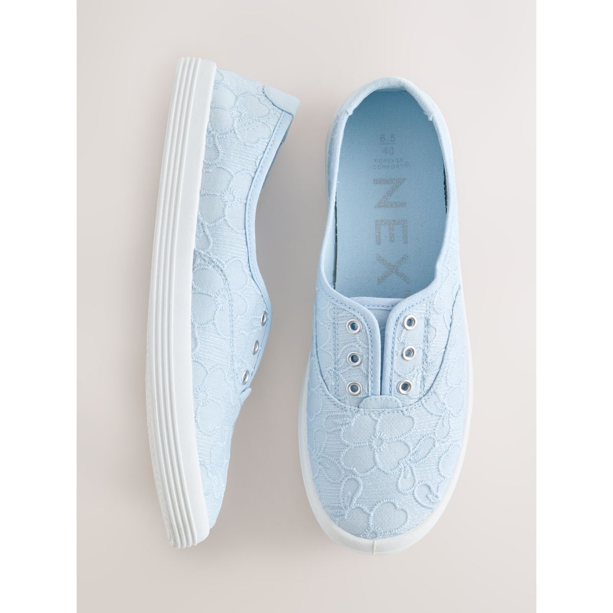 Baskets sans lacets en toile bleu clair, NEXT