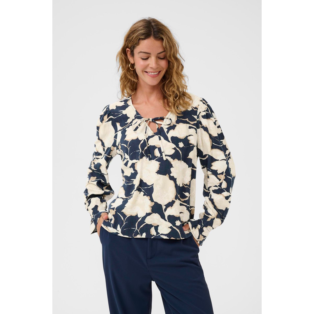 Blouse à manches longues bleu navy floral, CREAM
