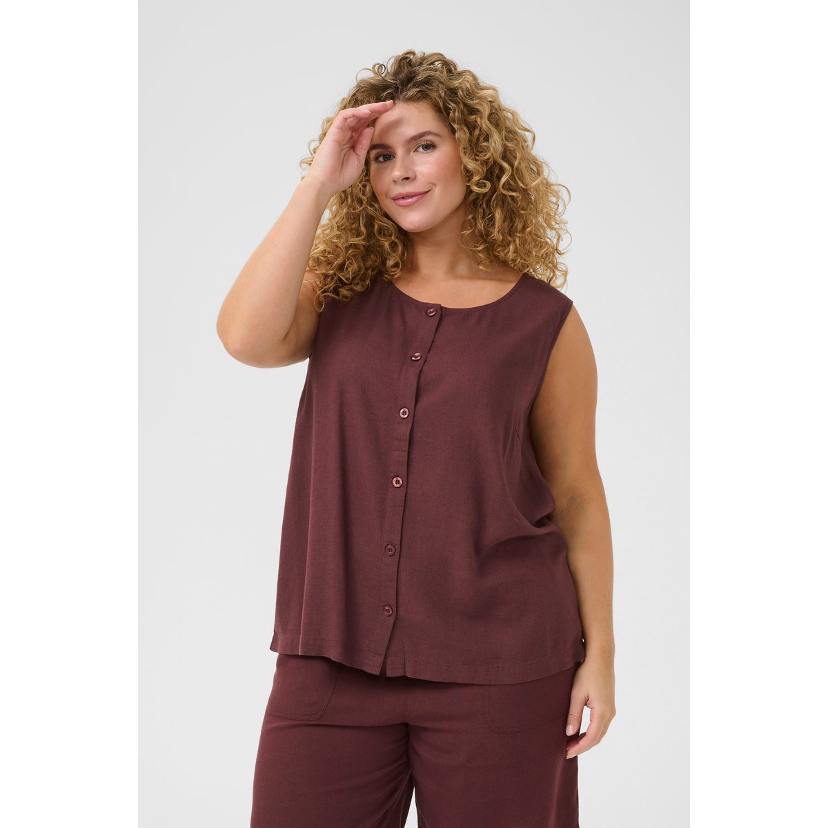 Sleeveless blouse bordeaux fudge, KAFFE CURVE