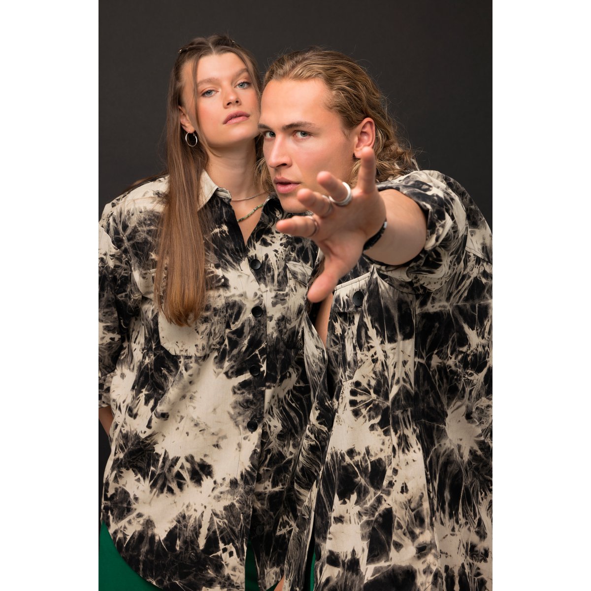 Veste chemisier oversize à manches longues noir, STUDIO UNTOLD