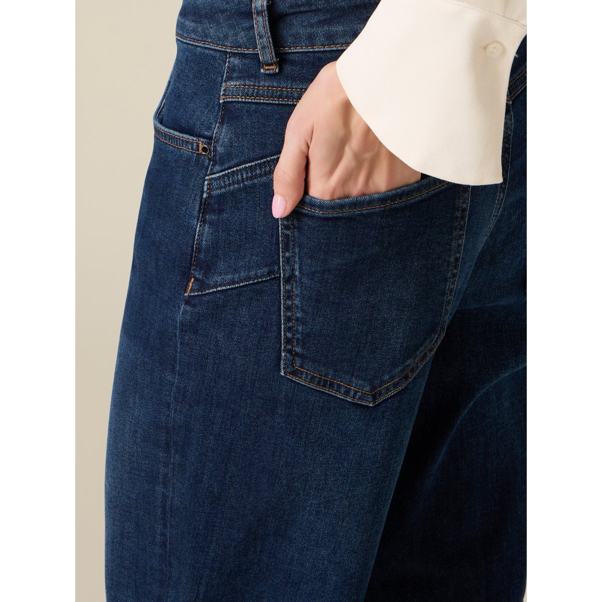Jean boyfriend bleu, OLTRE