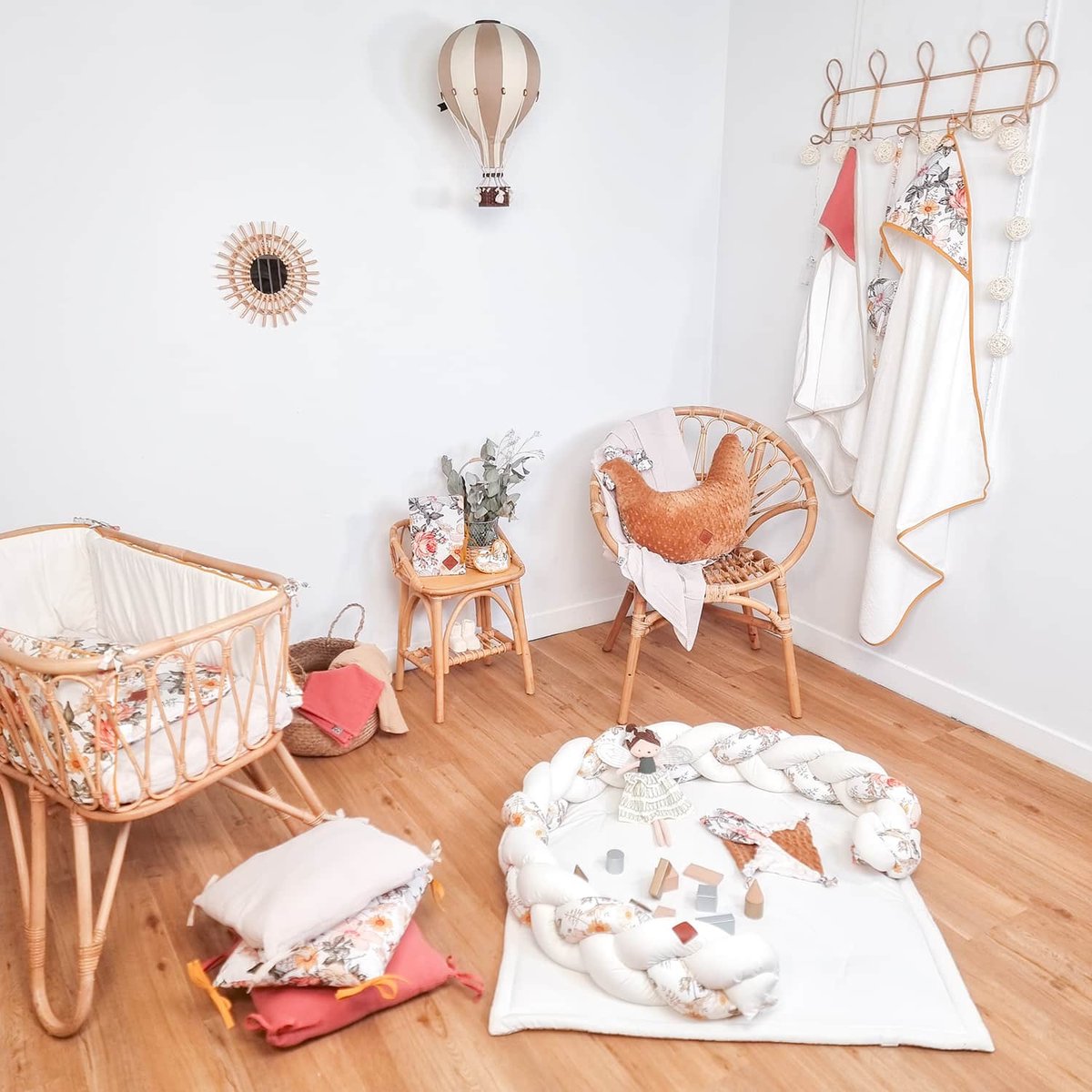 Protège carnet de santé en satin de coton NÉO VINTAGE néo vintage imprimé floral, beige, blanc, SEVIRA KIDS