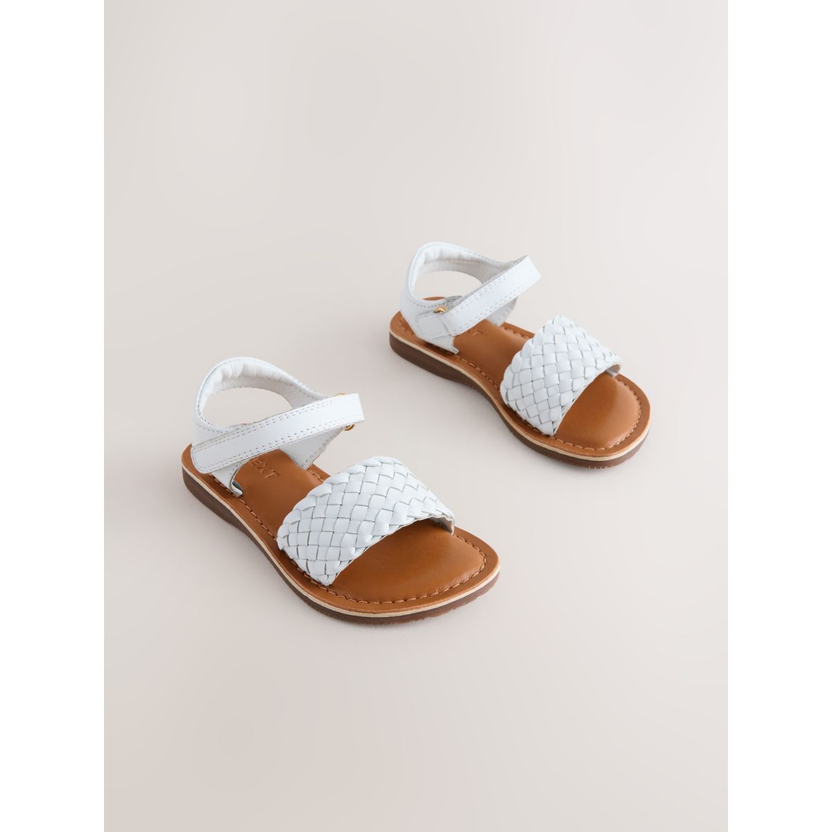 Sandales en cuir à torsades et scratch blanc, NEXT