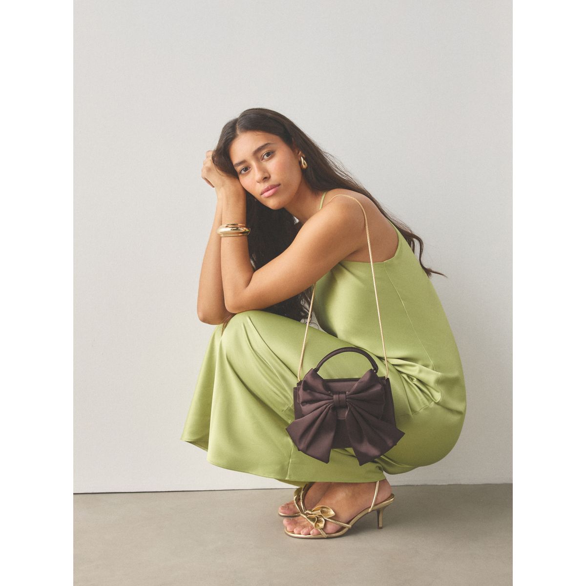 Sac à main avec nœud effet satin marron chocolat, NEXT
