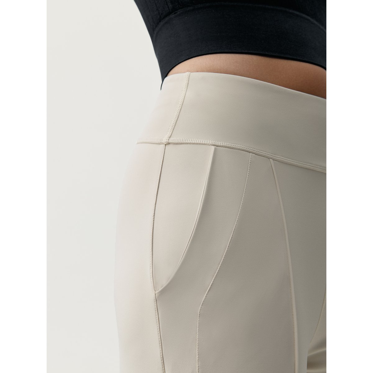 Pantalon de sport femme Lua Polo Jambe large avec poches blanc ivoire chaud, BORN