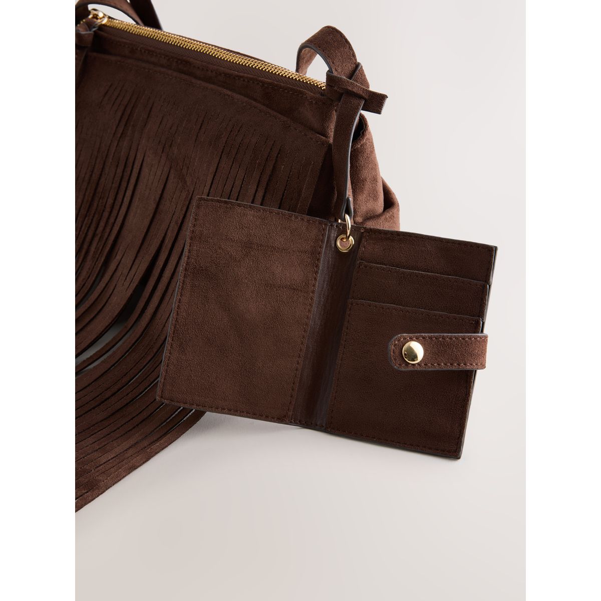 Sac à bandoulière en daim franges marron chocolat, NEXT