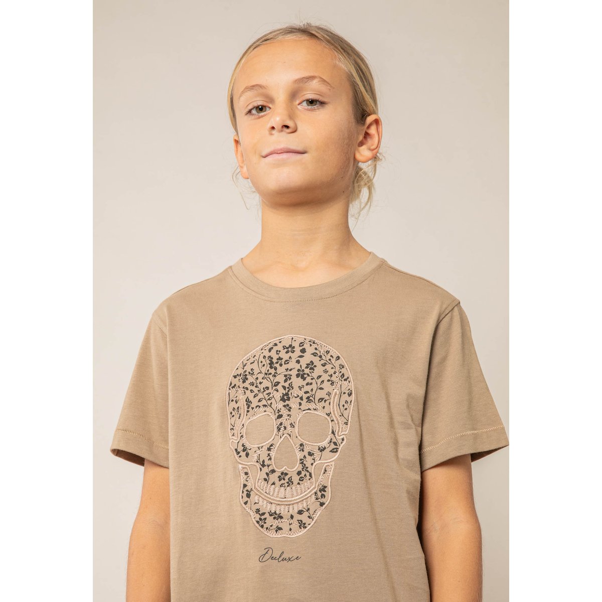 T-shirt garçon en coton SHADOW dune, DEELUXE