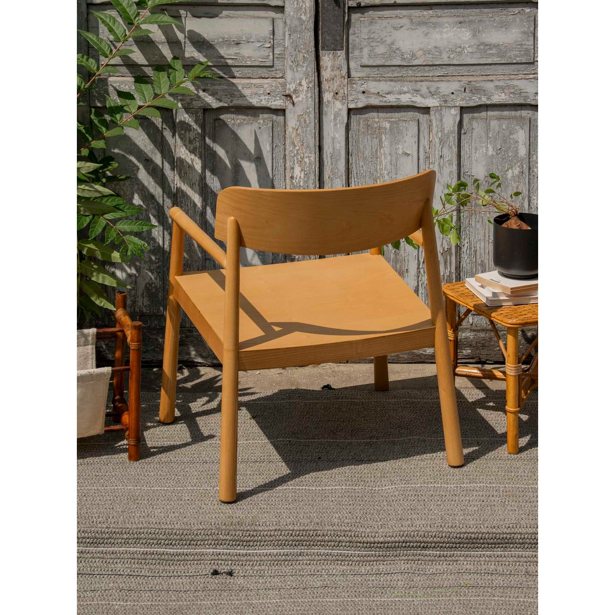 Fauteuil en frêne aux lignes modernes Jakob N°1316 - Bon état bois clair, DEBONGOUT