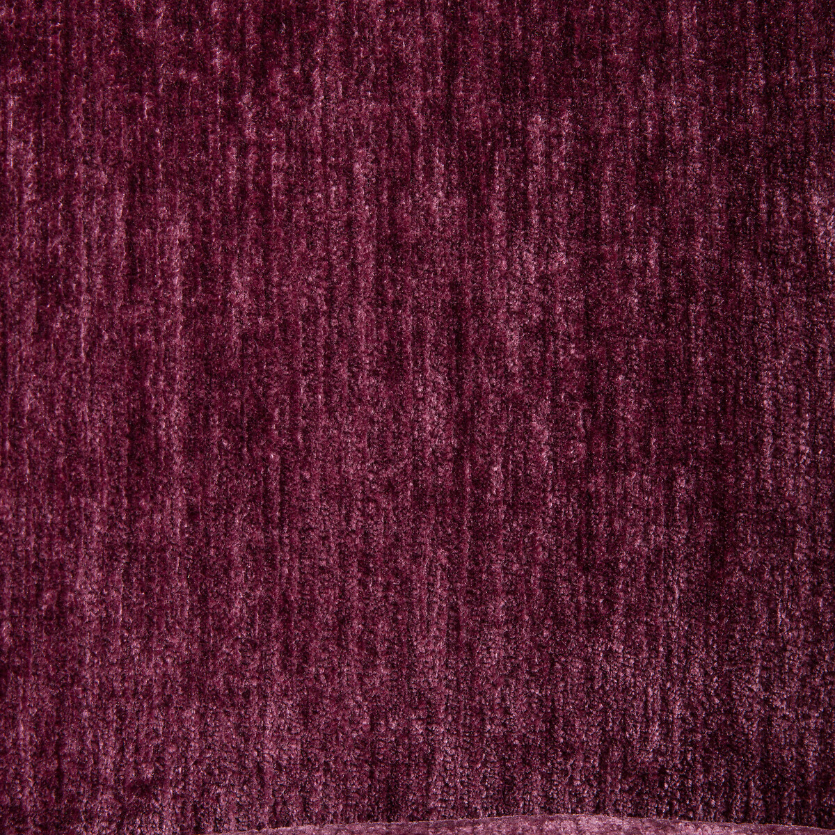 Chaise pied noyer et velours, Jabote bourgogne, AM.PM