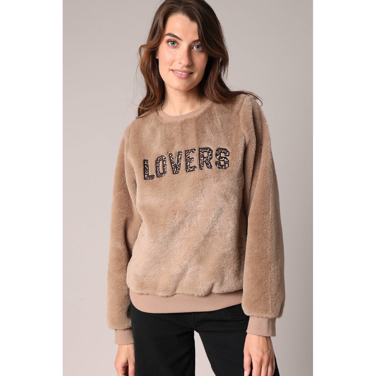Sweat-shirt avec inscription lovers en relief en imprimé léopard KYLERA beige, DEELUXE
