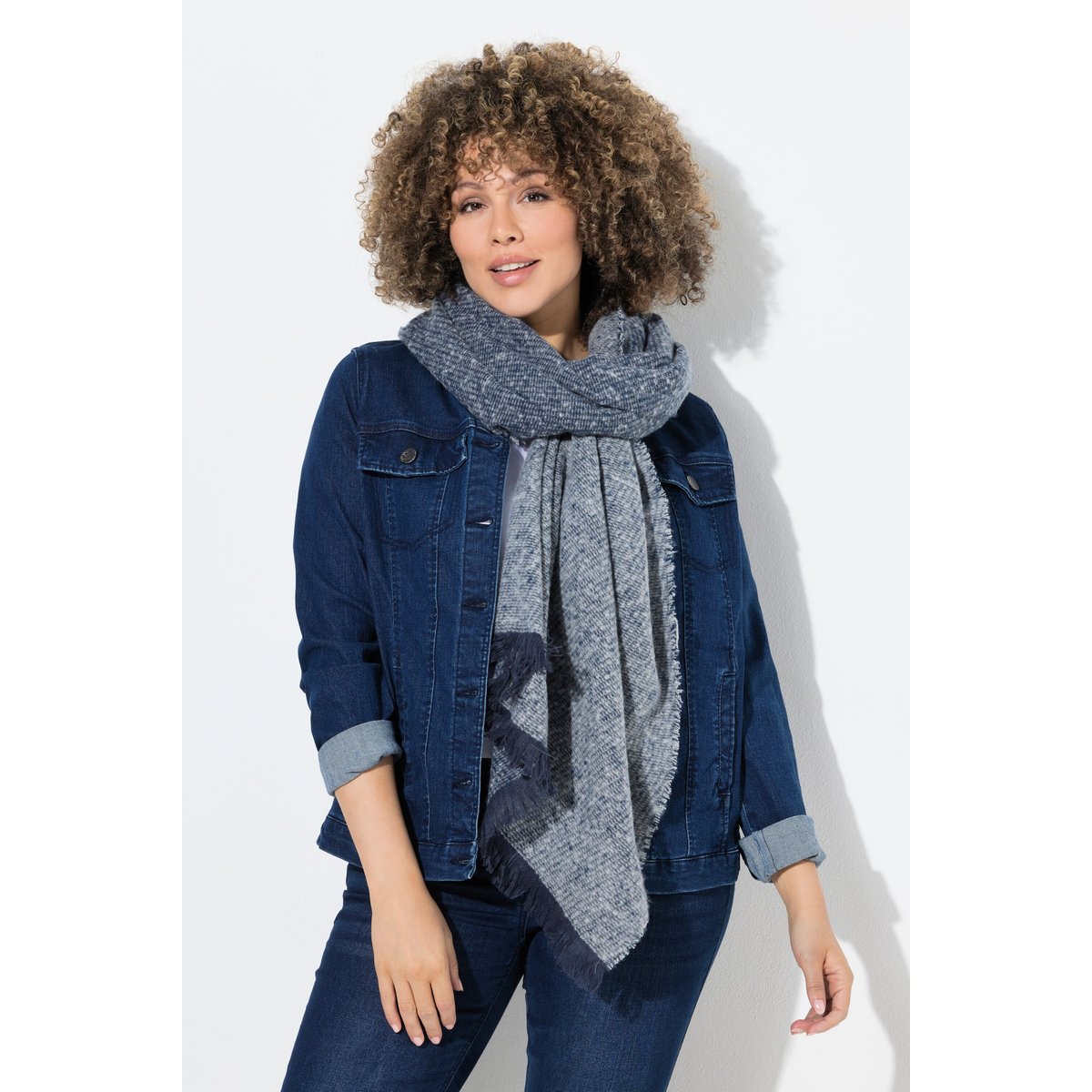 Écharpe de couleur chinée avec des franges bleu encre, ULLA POPKEN