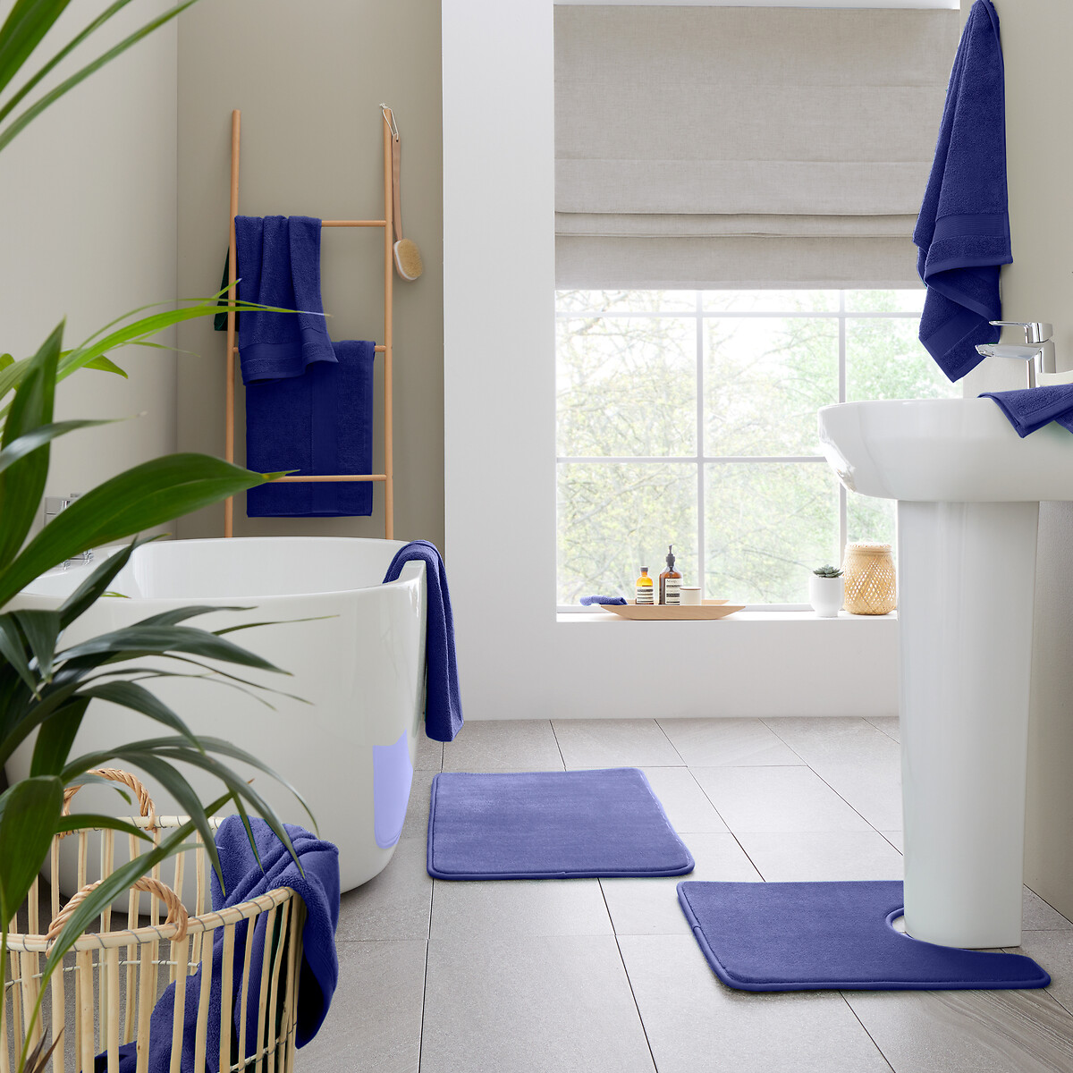 Anti-Bacterial Hand Towel navy, CATHERINE LANSFIELD