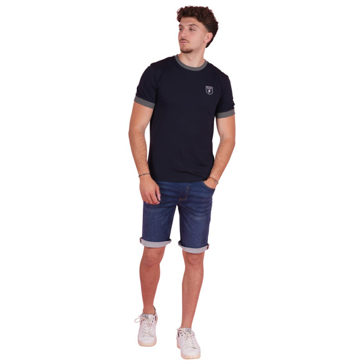 T-shirt en coton marine uni pourvu de manches courtes et d'un col rond bleu foncé, RUCKFIELD