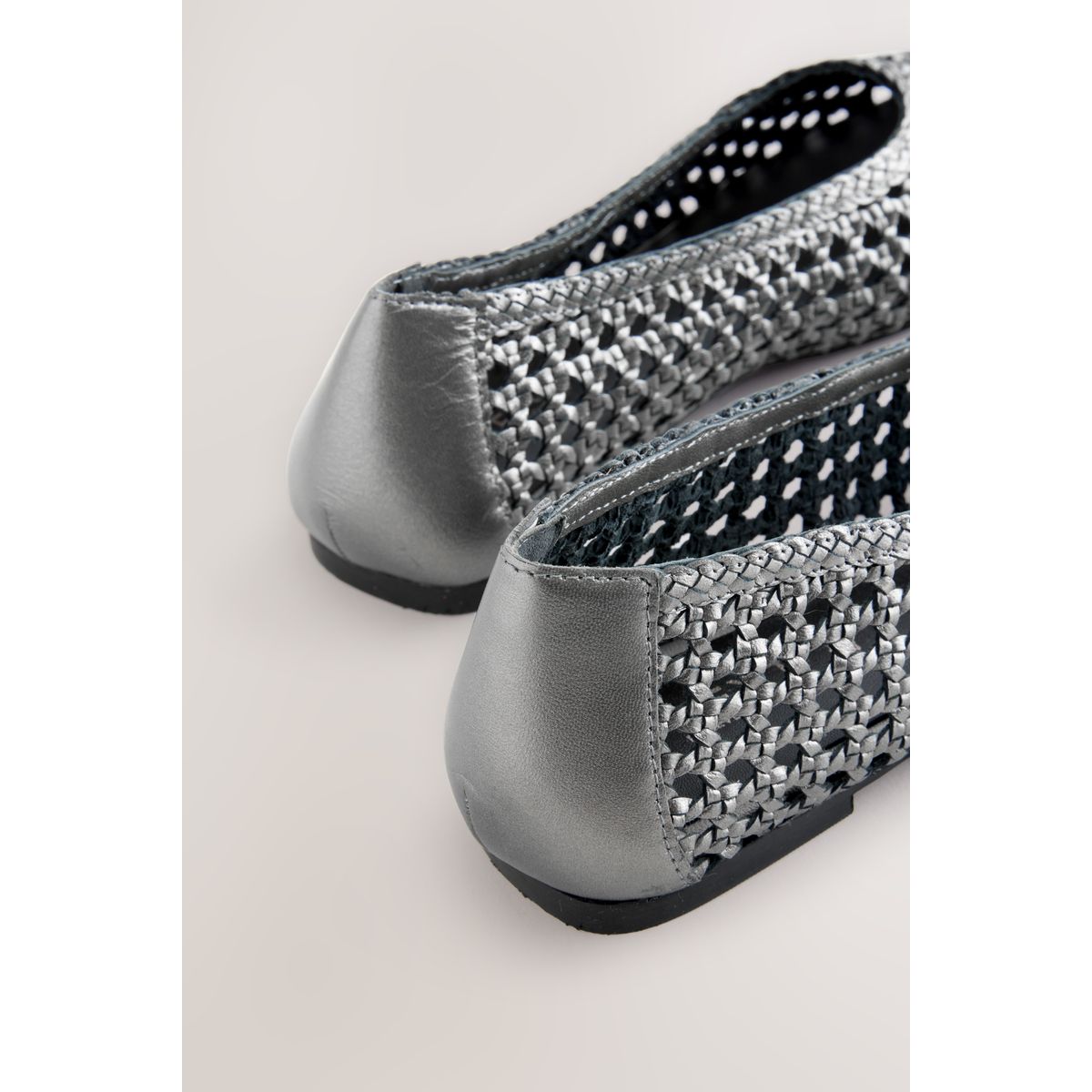 Ballerines en cuir tissé argent, NEXT