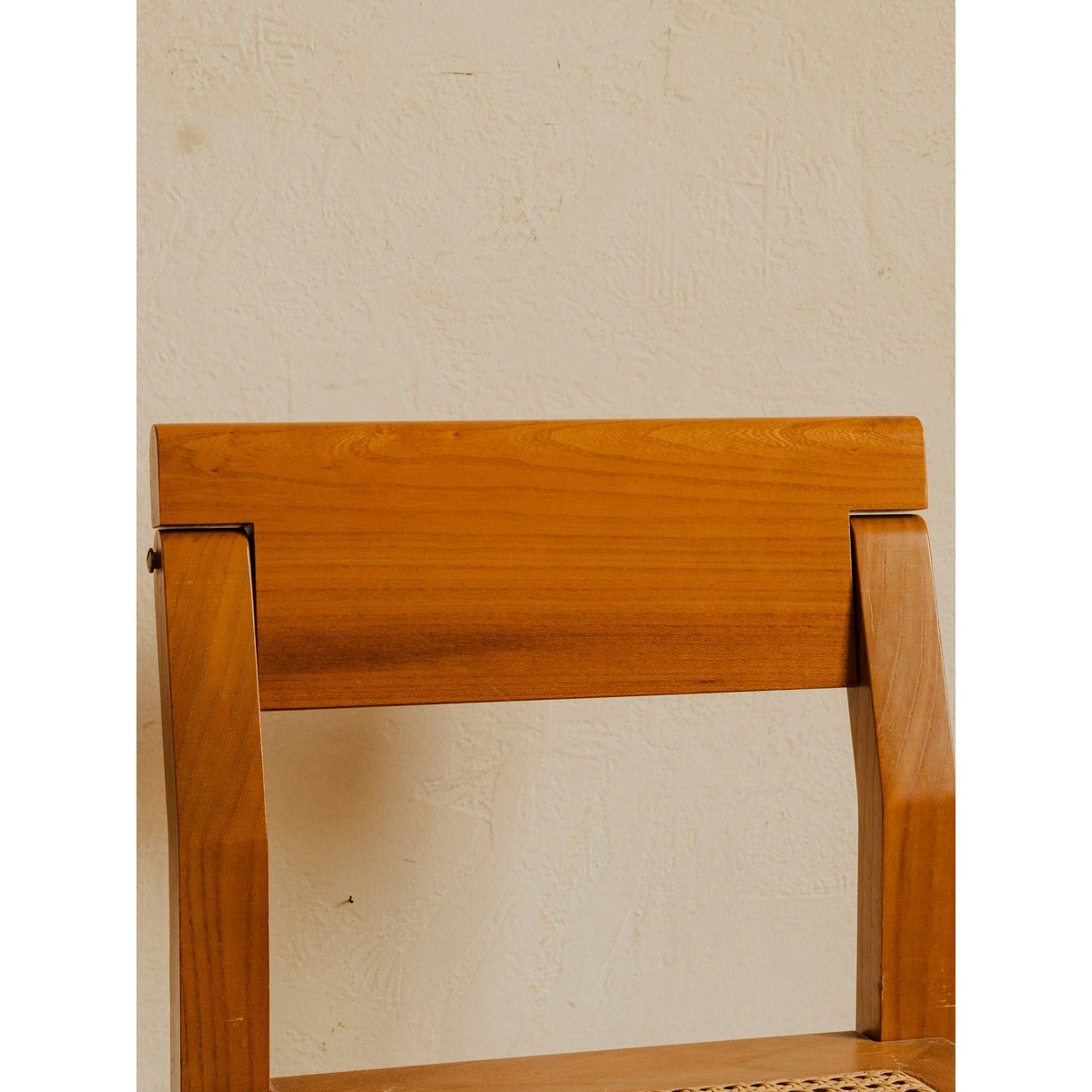 Chaise en bois et cannage Alma N°2086 - Bon état bois foncé, DEBONGOUT