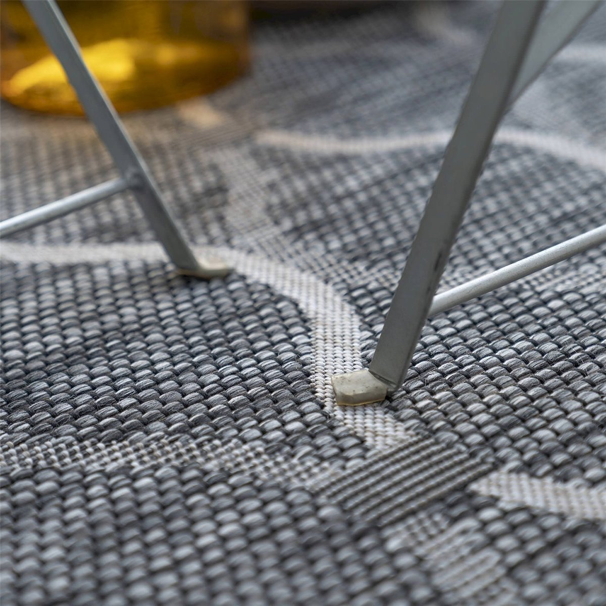 Tapis tissé plat à motif losange gris anthracite et gris perle, ARTE ESPINA