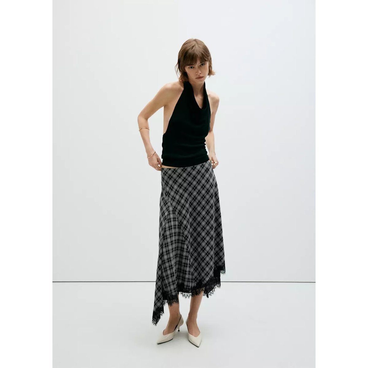 Jupe midi fluide à carreaux noir, MANGO