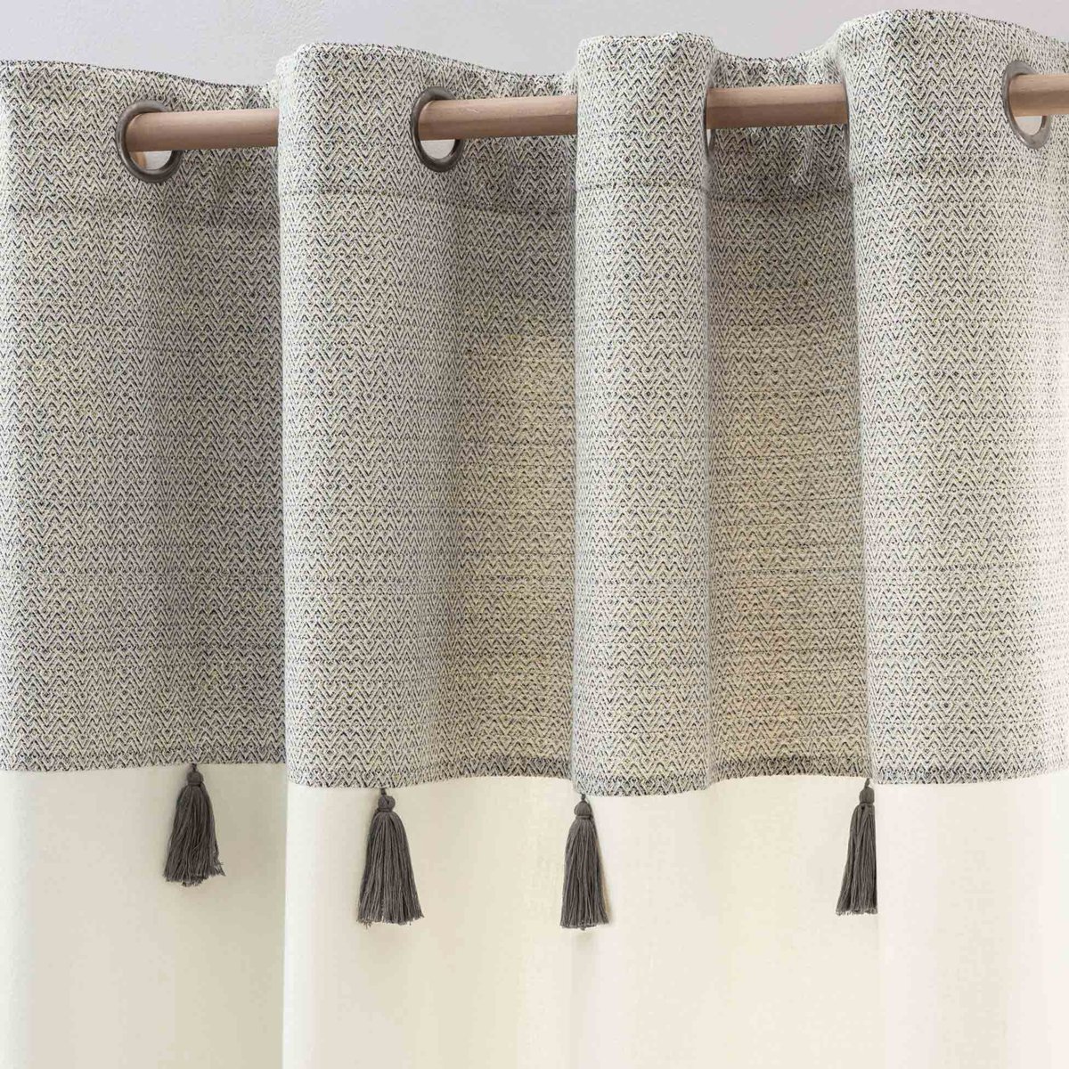 Rideau à œillets polycoton top métallisé texturé avec pompons naturel, DOUCEUR D'INTÉRIEUR