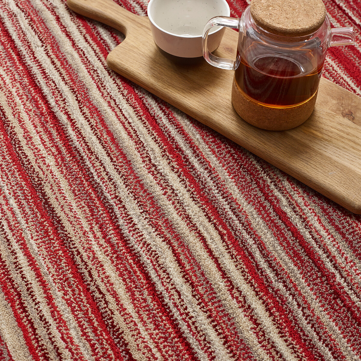 Ombre Stripe Patterned Rug in 100% Wool red, SO'HOME