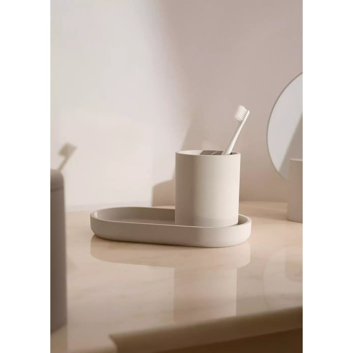 Gobelet à brosse à dents en résine écru, MANGO HOME