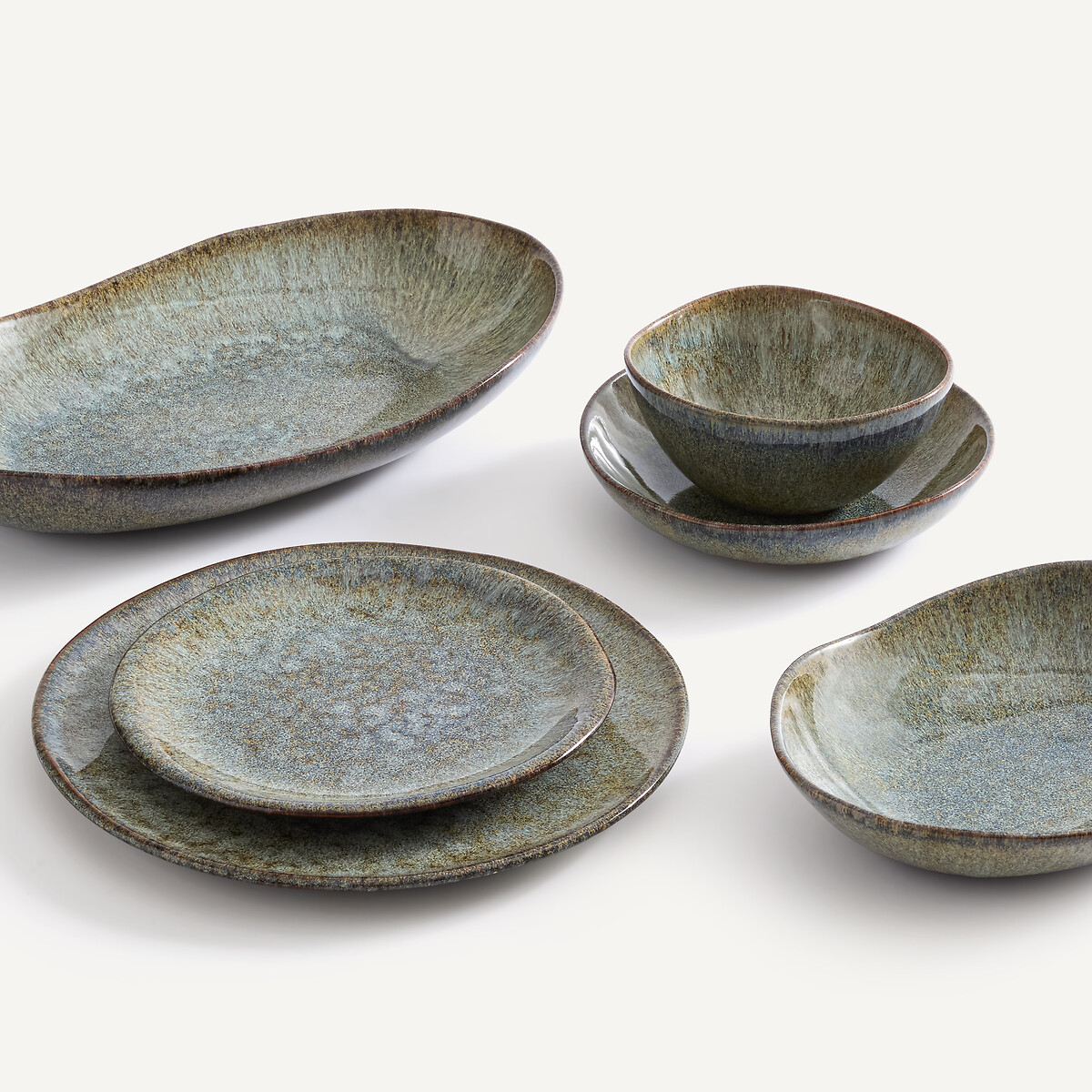 Lot de 4 assiettes plates, en grès émaillé réacti vert de gris, AM.PM