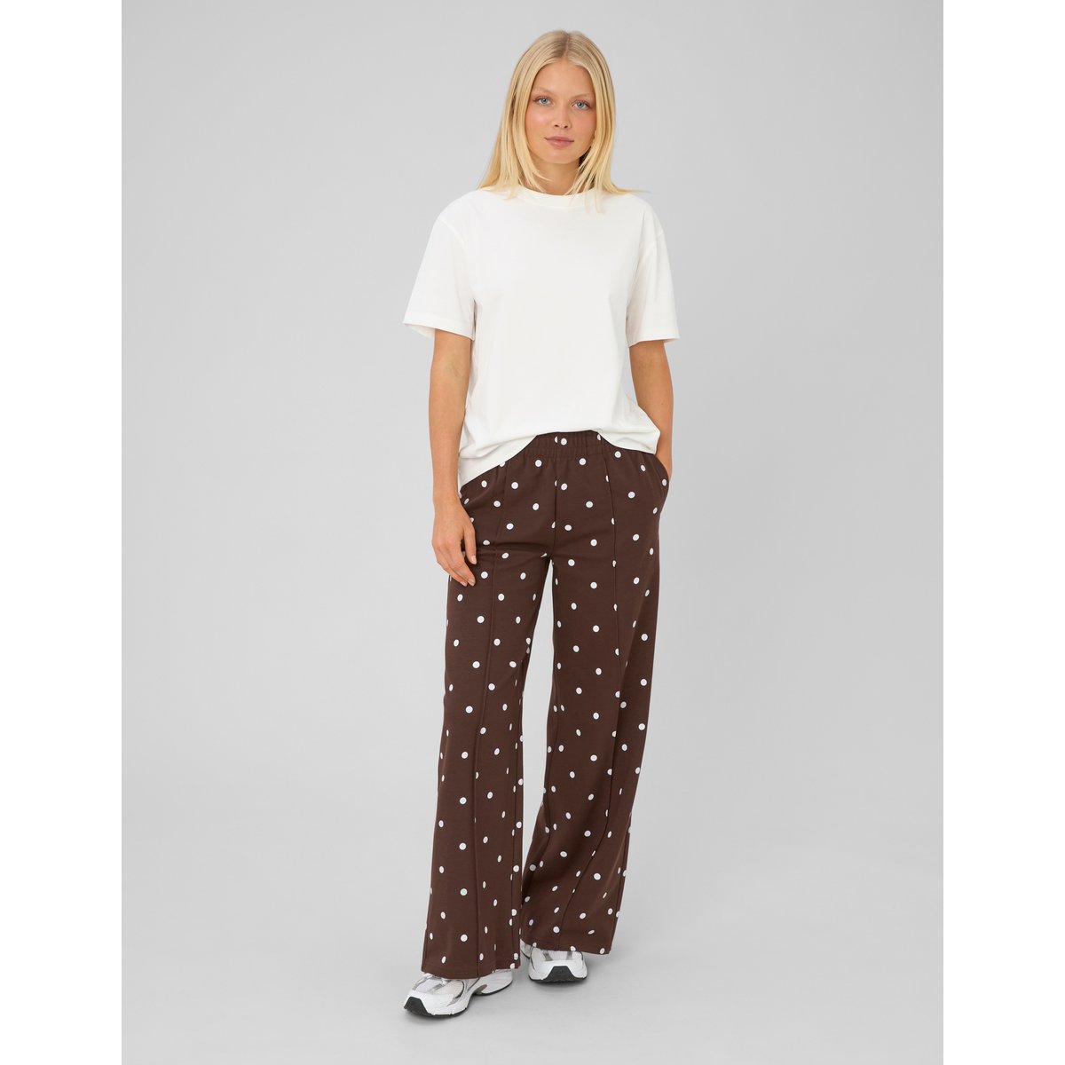 Pantalon jogging à pois marron foncée, BZB