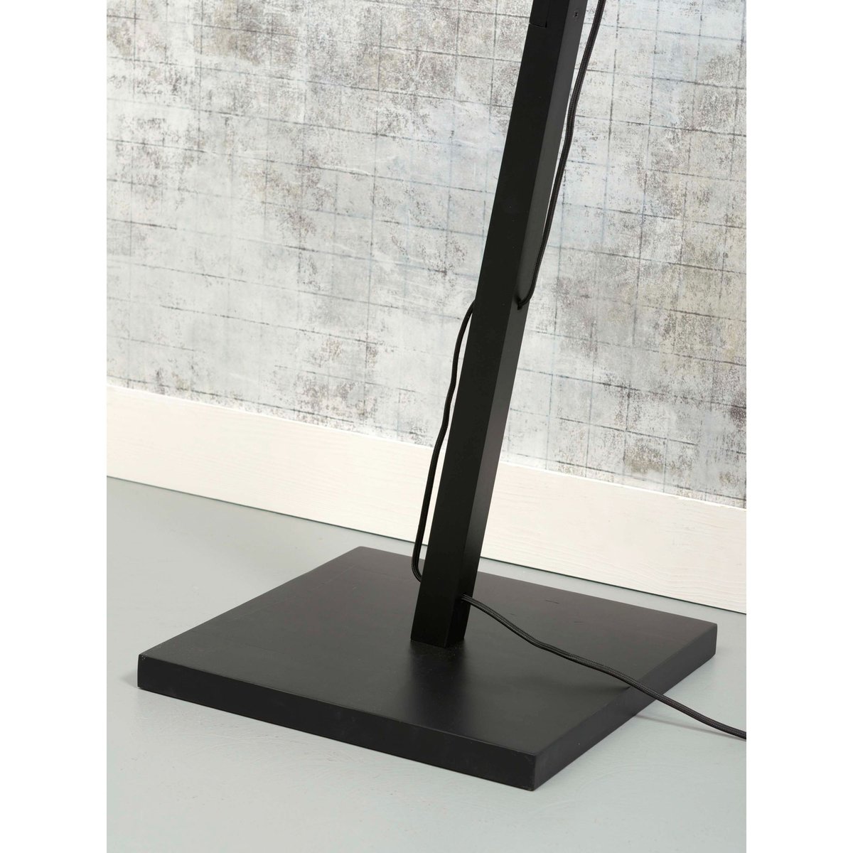 Lampadaire Bambou TAHITI noir, GOOD & MOJO