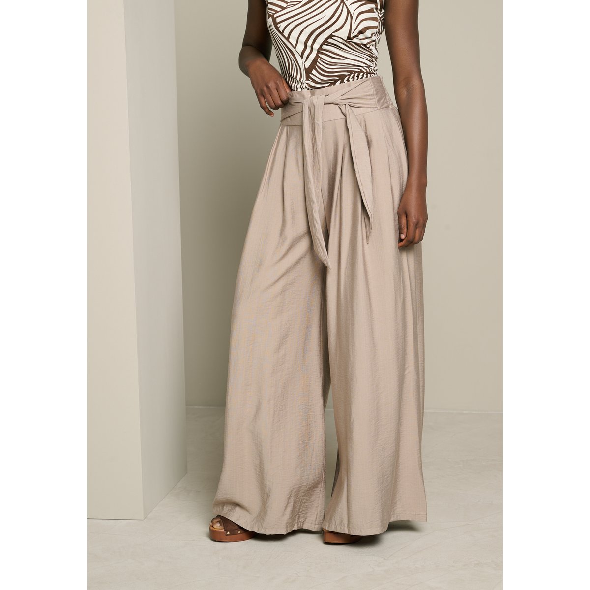 Pantalon large taille haute taupe, LOLALIZA