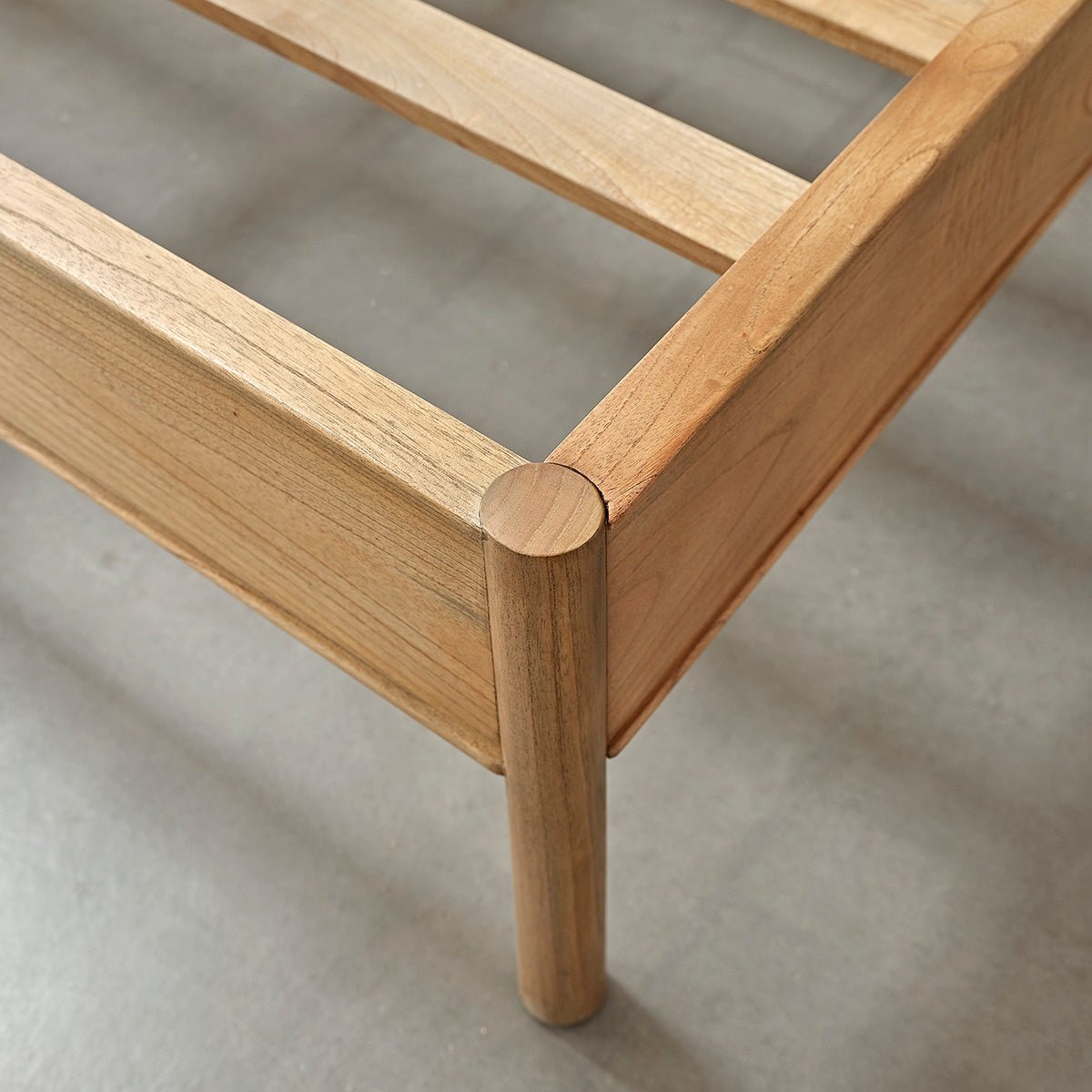 Lit en bois mindi massif 160 cm avec sommier ESMEE naturel, BERAH GETAH