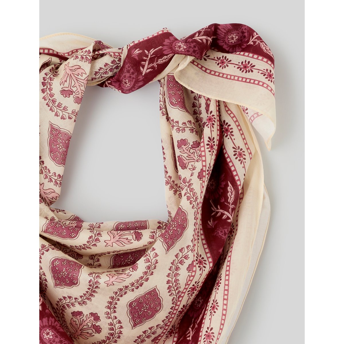Foulard carré imprimé rose, BZB