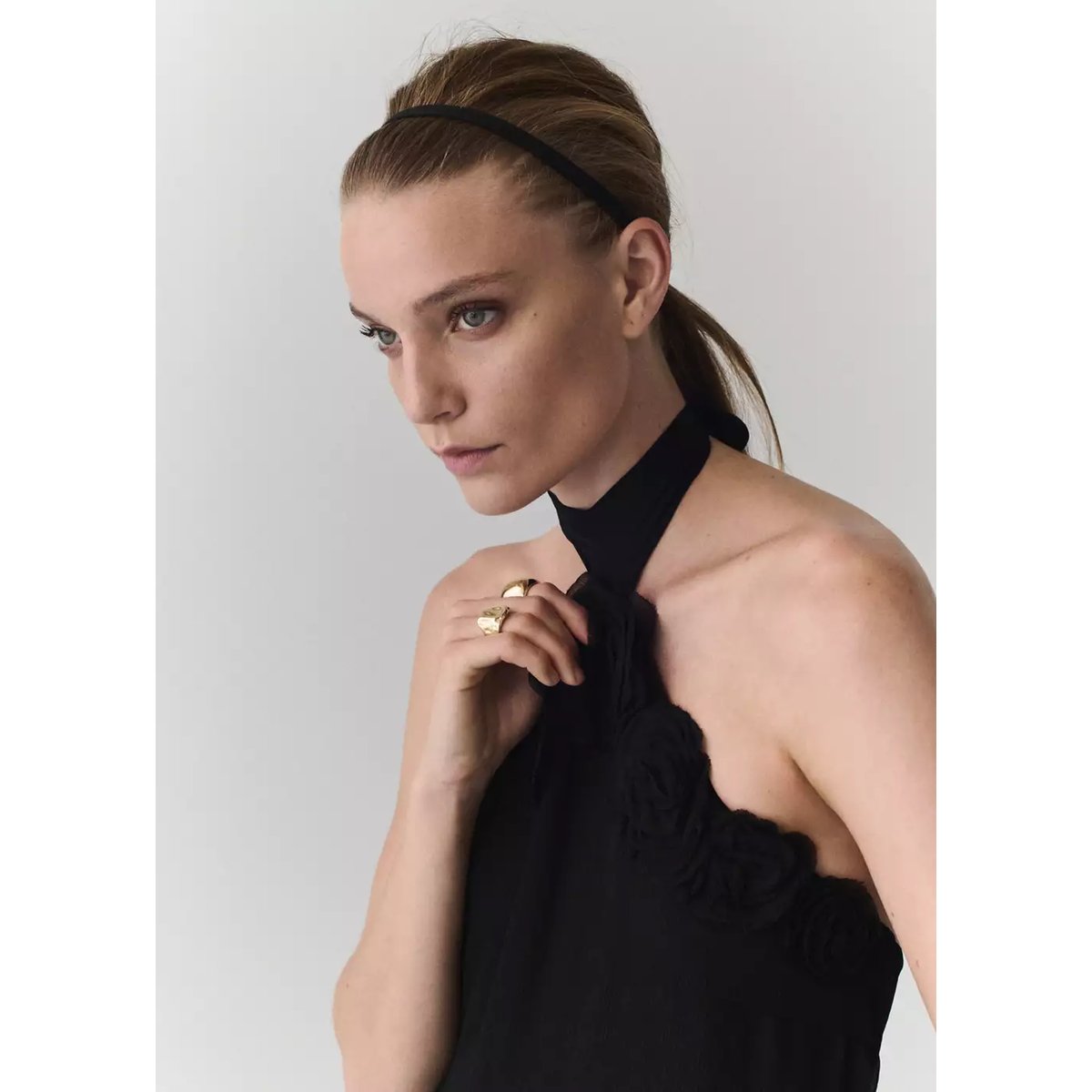 Robe halter détail à fleurs noir, MANGO
