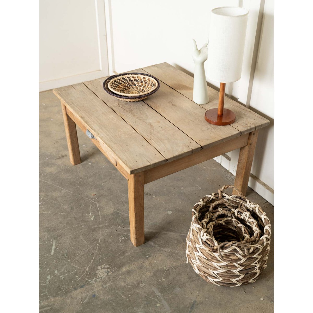 Table basse de campagne en bois Léonie N°1169 - Bon état bois clair, DEBONGOUT