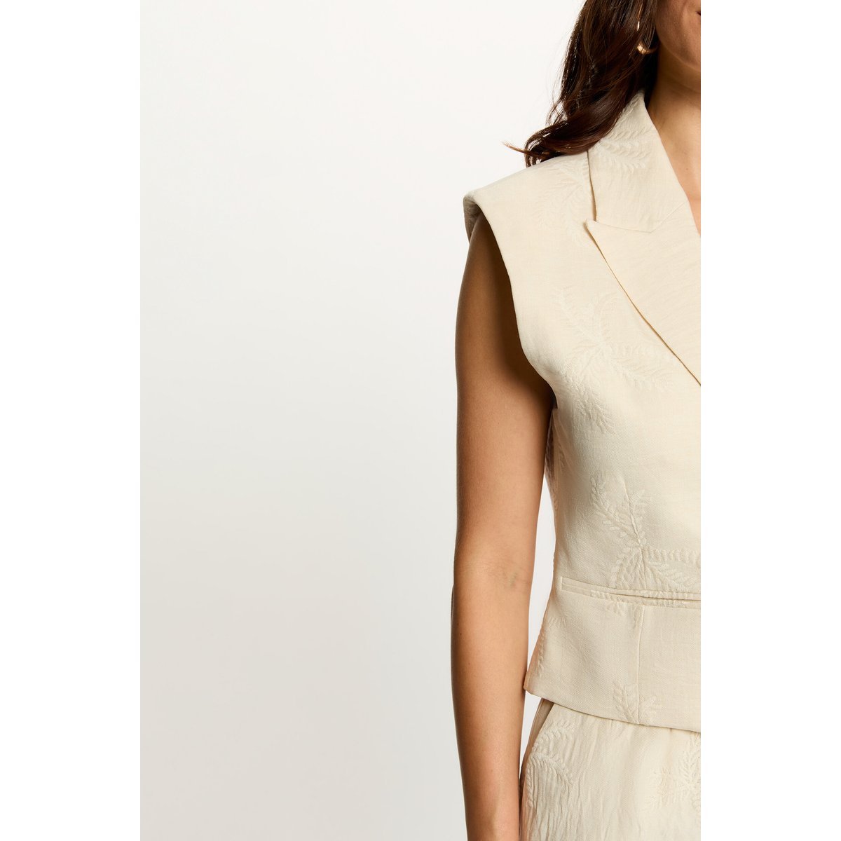 Veste sans manches brodée creme, MORGAN