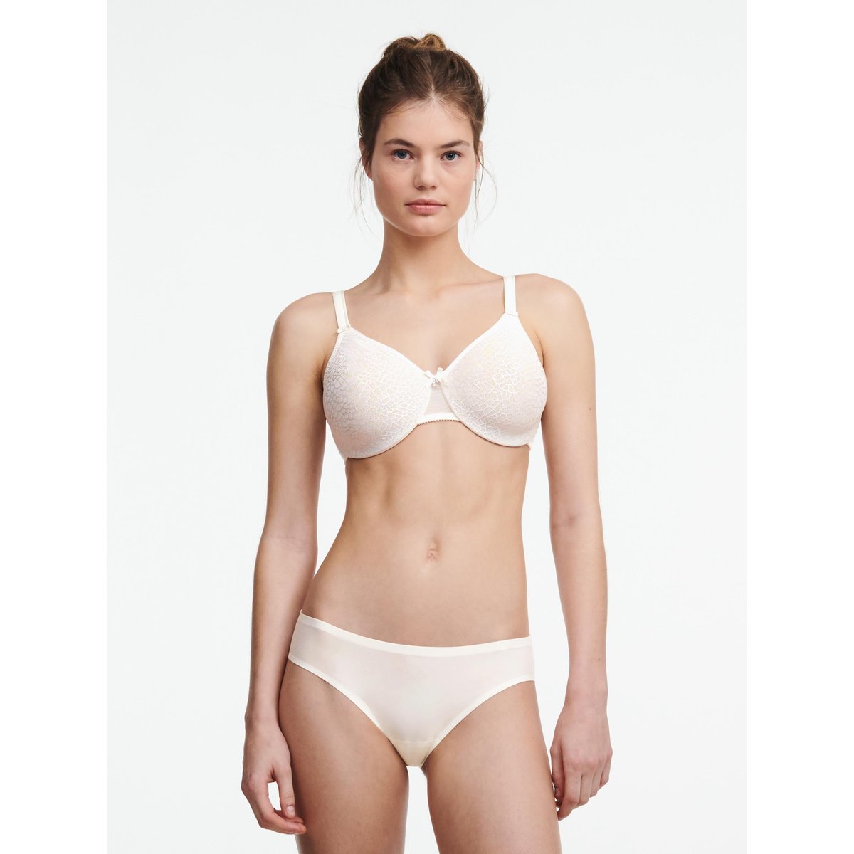 Soutien-gorge moulé emboîtant C MAGNIFIQUE NOUVEAU ivoire, CHANTELLE
