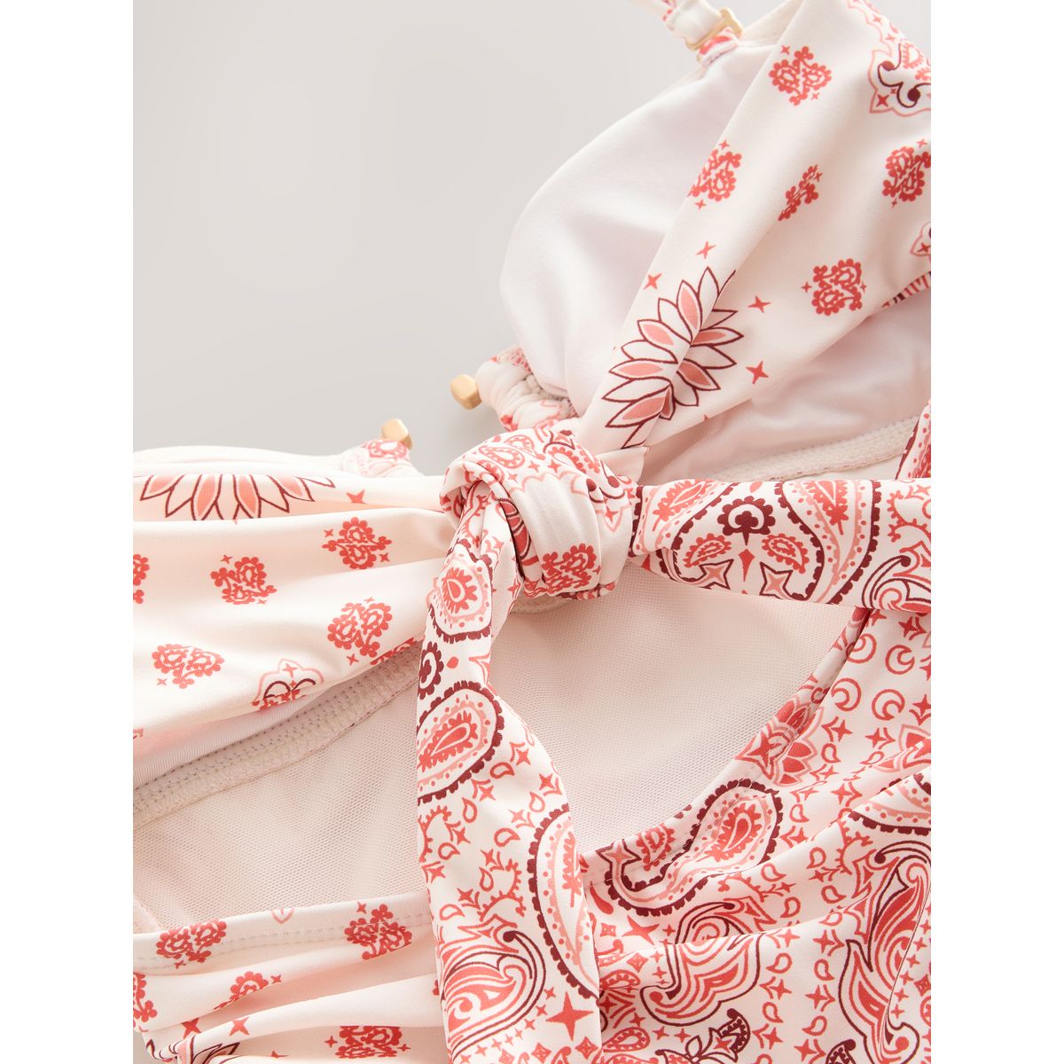 Maillot de bain bandeau tummy control crème/rose paisley, NEXT