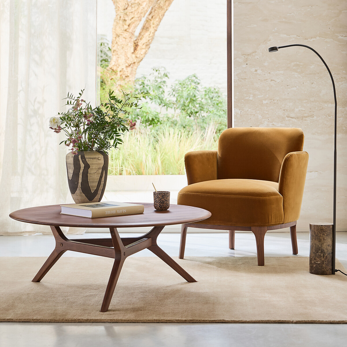 Table basse en noyer massif, diamètre 90 cm, MARICIELO noyer, AM.PM